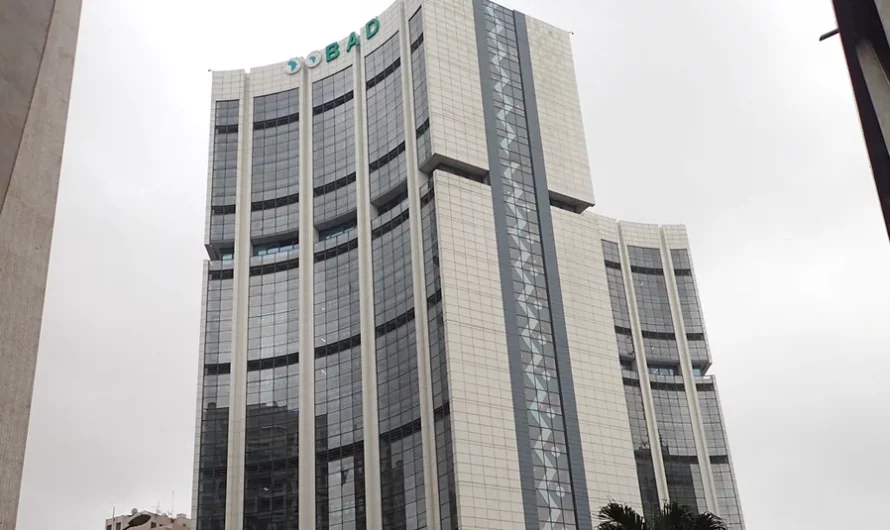 Mozambique : la BAD approuve un financement de 150 millions de dollars pour le projet flottant de gaz naturel liquéfié Coral North